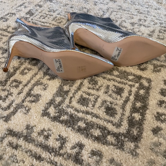 New Aqua Hendrix Metallic Silver Embossed Leather Stiletto Boots - size 10 - Picture 6 of 8